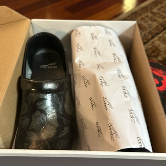 Clogs - Picture 2 of 6